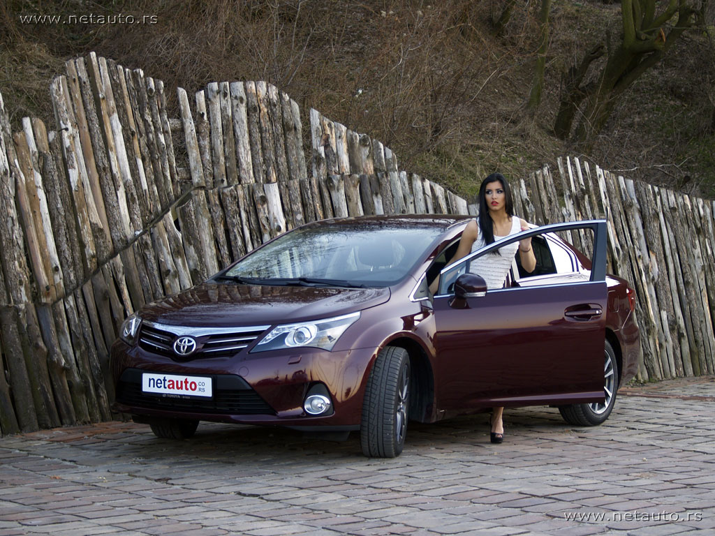 Avensis_2012_029