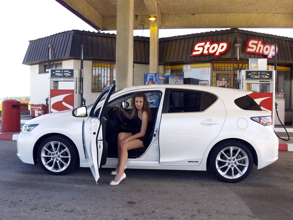 Lexus_CT200h-36