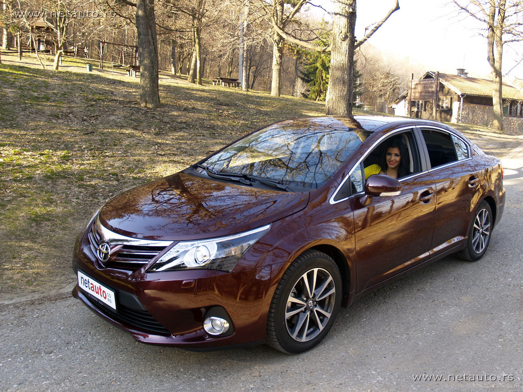 Avensis_2012_009