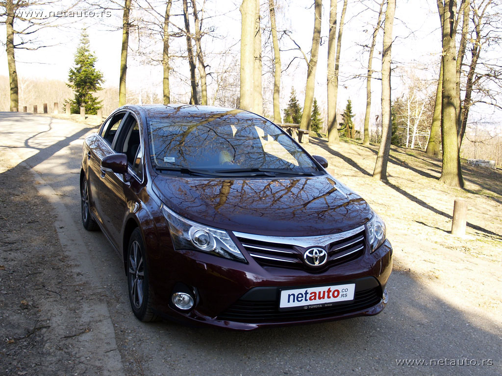 Avensis_2012_012