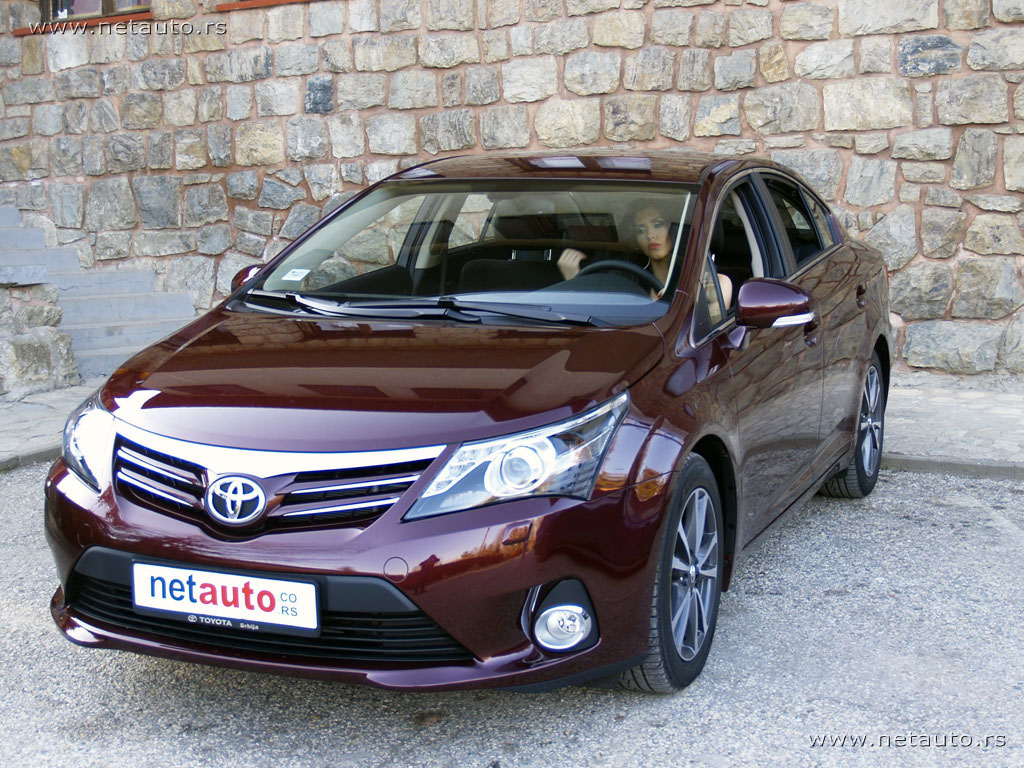 Avensis_2012_017