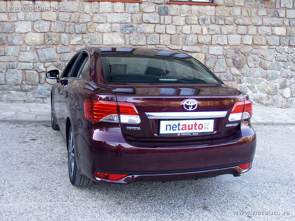 Avensis_2012_018