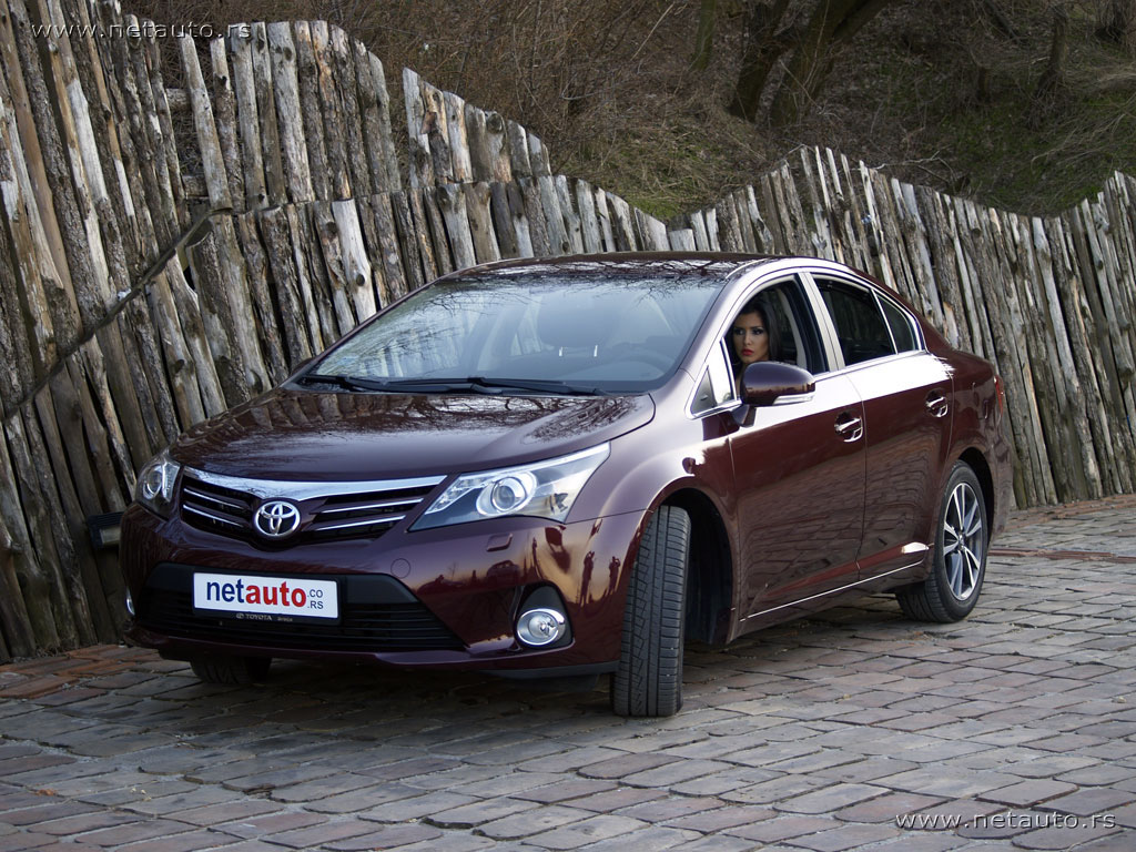 Avensis_2012_027
