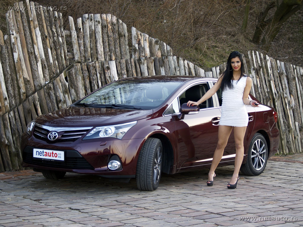 Avensis_2012_030
