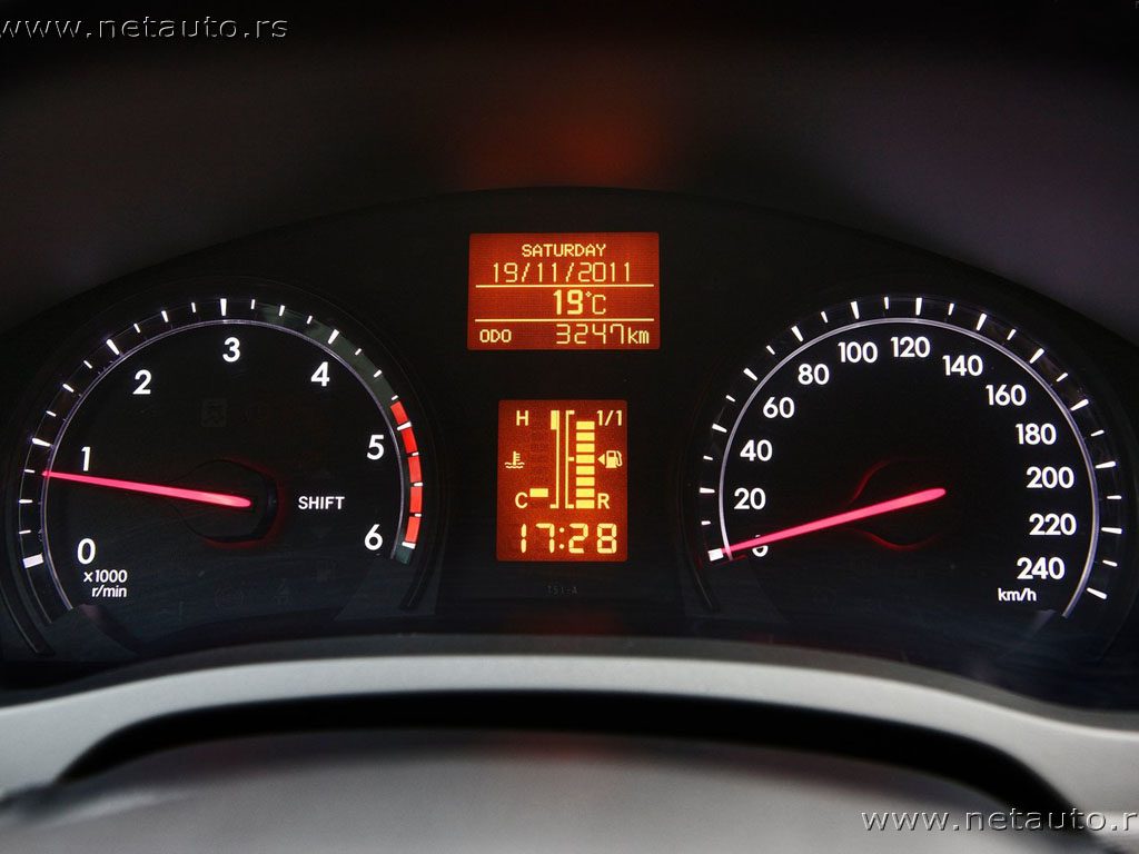 Avensis_2012_031